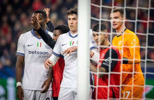 Leverkusen, Germany. 10th Dec 2024. Nathan Tella (LEV) Alessandro Bastoni (Inter) Exequiel Palacios (LEV) Matej Kovar (LEV) Bayer Leverkusen - Inter Mailand 10.12.2024