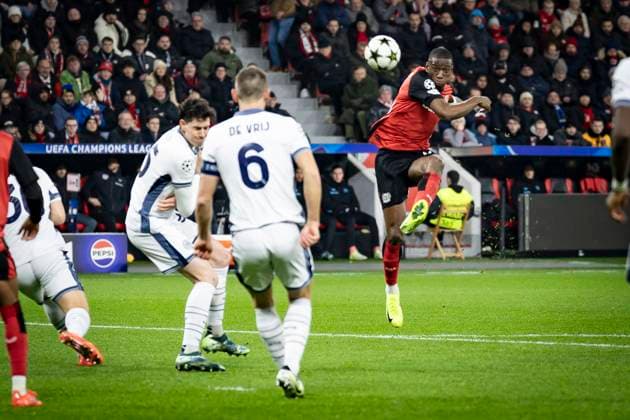 UEFA Champions League, Bayer 04 Leverkusen - Inter Mailand; 10.12.2024 Martin Terrier (Bayer 04 Leverkusen, 11) mit einem verunglückten Abschluss; UEFA Champions League, Bayer 04 Leverkusen - Inter Mailand, Spieltag 6 am 10.12.2024 in der BayArena in Leverkusen. Copyright: xBEAUTIFULxSPORTS AxelxKohringx