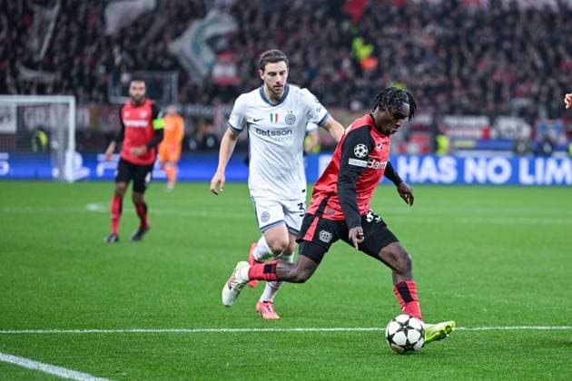 10.12.2024, Fussball, Champions League, 6. Spieltag, Saison 2024 2025, Bayer 04 Leverkusen - Inter Mailand, Carlos Augusto (Inter Mailand), Jeremie Frimpong (Bayer Leverkusen), xRHR-FOTO TKx Copyright: RHR-FOTOx RHR-FOTO TK