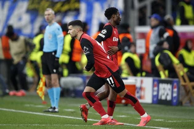 LEVERKUSEN - (l-r) Martin Terrier of Bayer 04 Leverkusen , Nathan Tella of Bayer 04 Leverkusen during the UEFA Champions league match between Bayer 04 Leverkusen and FC Internazionale Milano at the Bay Arena on Dec. 10, 2024 in Leverkusen, Germany. ANP Hollandse Hoogte BART STOUTJESDIJK UEFA Champions League 2024 25 League phase 6 2024 25 xVIxANPxSportx xBartxStoutjesdijkxIVx 515413983 originalFilename: 515413983.jpg