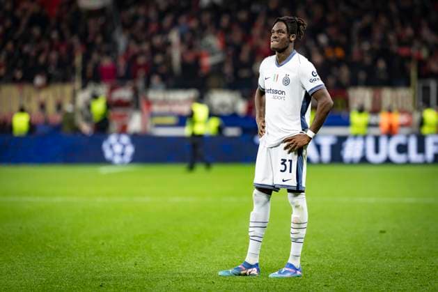 UEFA Champions League, Bayer 04 Leverkusen - Inter Mailand; 10.12.2024 Frust nach dem Spiel: der Ex-Kölner Yann-Aurel Bisseck (Inter Mailand, 31); UEFA Champions League, Bayer 04 Leverkusen - Inter Mailand, Spieltag 6 am 10.12.2024 in der BayArena in Leverkusen. Copyright: xBEAUTIFULxSPORTS AxelxKohringx