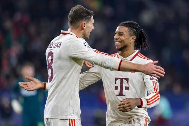 Gelsenkirchen, Deutschland, 10.12.24: Michael Olise (FC Bayern München) Torjubel, jubelt nach seinem Treffer zum 1:3 zusammen mit Leon Goretzka (FC Bayern München) waehrend des Spiels der Champions League Gruppenphasen zwischen FC Shakhtar Donetsk vs FC Bayern München in der Arena AufSchalke Gelsenkirchen Arena AufSchalke North Rhine-Westphalia Germany Copyright: xBrauer-Fotoagenturx xAdrianxSchlx
