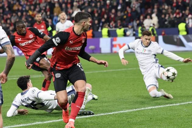 GER, UEFA CL, Bayer 04 Leverkusen (GER) vs. Inter Mailand (ITA), 10.12.2024, BayArena, Leverkusen, GER, UEFA CL, Bayer 04 Leverkusen (GER) vs. Inter Mailand (ITA), , im Bild: 1:0 durch Nordi Mukiele (Leverkusen 23), links
