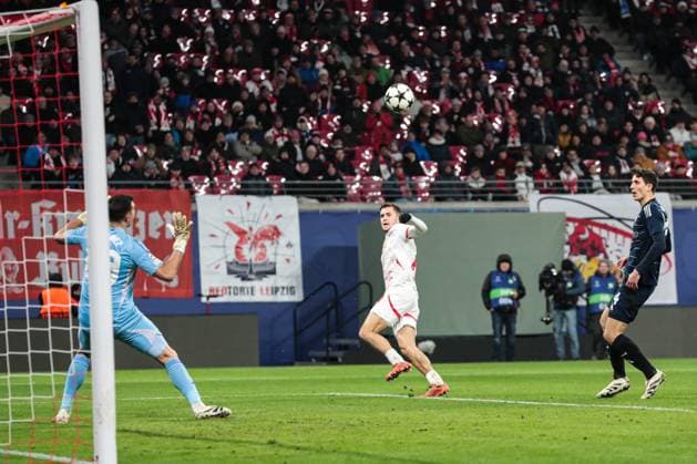 Torschütze Christoph Baumgartner (RB Leipzig,14) trifft zum 2-2 - Champions League Ligaphase Saison 2024-2025 RB Leipzig vs. Aston Villa in der Red Bull Arena in Leipzig - Aktion,Fussball,Deutschland,Mann,Männer,10.12.2024