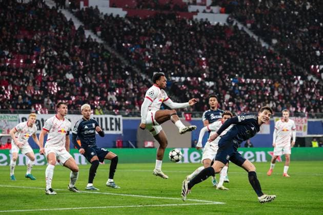 Lois Openda (RB Leipzig,11) - Champions League Ligaphase Saison 2024-2025 RB Leipzig vs. Aston Villa in der Red Bull Arena in Leipzig - Aktion,Fussball,Deutschland,Mann,Männer,10.12.2024