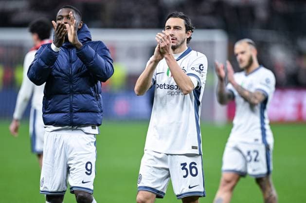 10.12.2024, Fussball, Champions League, 6. Spieltag, Saison 2024 2025, Bayer 04 Leverkusen - Inter Mailand, Marcus Thuram (Inter Mailand), Matteo Darmian (Inter Mailand) xRHR-FOTO TKx Copyright: RHR-FOTOx RHR-FOTO TK