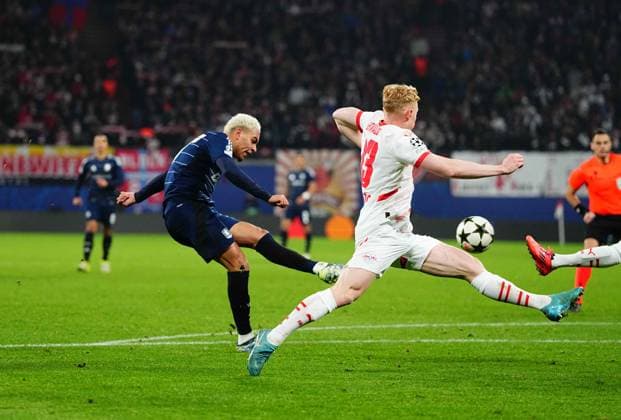 December 10 2024: Morgan Rogers of Aston Villa shoots on goal during a Champions League Group Phase day 6 game, RB Leipzig vs Aston Villa, at Red Bull Arena, Leipzig, Germany. CSM Leipzig Germany - ZUMAc04_ 20241210_zma_c04_058 Copyright: xUlrikxPedersenx
