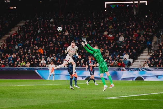 Sport Bilder des Tages UEFA Champions League : FC Salzburg - Paris Saint Germain SALZBURG, DECEMBER 10: Petar Ratkov of FC Salzburg in action during the UEFA Champions League league phase match FC Salzburg vs. Paris Saint Germain on December 10, 2024 in Salzburg, Austria. Photo by Klaus Huber - FC Red Bull Salzburg Copyright: xKlausxHuberx-xFCxRedxBullxSalzburgx IMG_3635LR