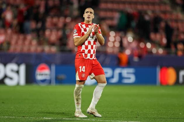 Girona, Spain, October 22nd 2024: Federico Chiesa (14 Liverpool FC) thans the supporters during the UEFA Champions League football match between Girona FC and Liverpool FC at the Montilivi Stadium in Girona, Spain (Judit Cartiel SPP) Copyright: xJuditxCartielx xSPPx spp-en-JuCaSp-JUCA2675