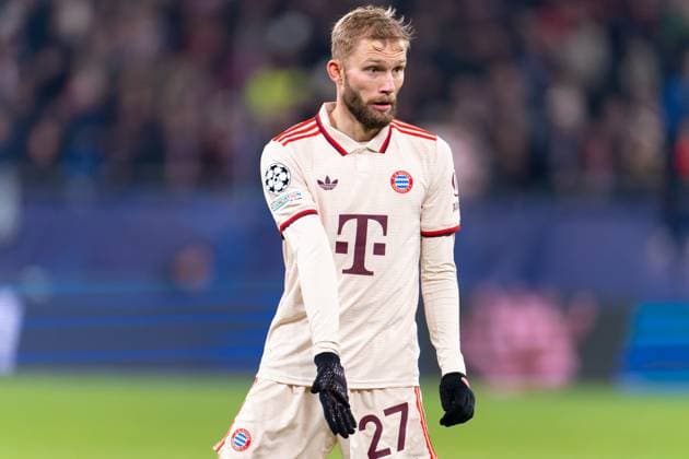 2024-12-10 FC Shakhtar Donetsk v FC Bayern Munchen - UEFA Champions League 2024 25 League Phase MD6 GELSENKIRCHEN, GERMANY - DECEMBER 10: Konrad Laimer of FC Bayern Munchen coaches his teammates during the UEFA Champions League 2024 25 League Phase MD6 match between FC Shakhtar Donetsk and FC Bayern Munchen at Arena AufSchalke on December 10, 2024 in Gelsenkirchen, Germany. (Photo by Joris Verwijst BSR Agency) Gelsenkirchen Germany Content not available for redistribution in The Netherlands directly or indirectly through any third parties. Copyright: xBSRxAgencyx