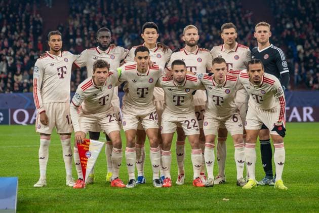 10.12.2024, Fussball: UEFA Champions League, Saison 2024 2025, Spieltag 06, Shakhtar Donetsk - FC Bayern Muenchen in der Veltins-Arena in Gelsenkirchen. Die Startelf des FC Bayer Muenchen stellt sich zum Mannschaftsfoto. Foto: Kirchner-Media TH Copyright: xKirchner-Media THx