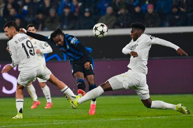 10th December 2024; Gewiss Stadium, Bergamo, Italy, UEFA Champions League Football, Atalanta versus Real Madrid; Ademola Lookman of Atalanta BC shoots at goal past Ceballos  ActionPlus12725384 StefanoxGuidi