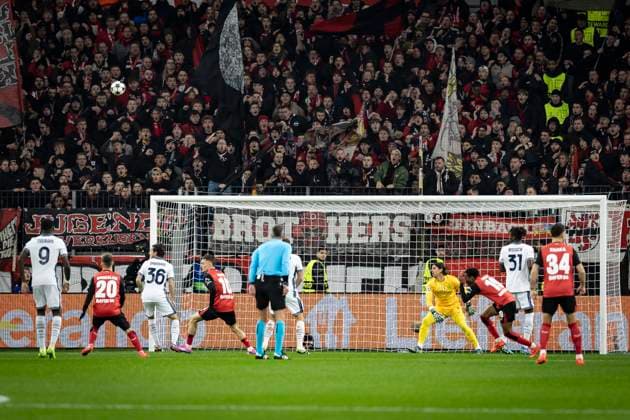 UEFA Champions League, Bayer 04 Leverkusen - Inter Mailand; 10.12.2024 Nathan Tella (Bayer 04 Leverkusen, 19) trifft nur die Latte und ärgert sich; UEFA Champions League, Bayer 04 Leverkusen - Inter Mailand, Spieltag 6 am 10.12.2024 in der BayArena in Leverkusen. Copyright: xBEAUTIFULxSPORTS AxelxKohringx