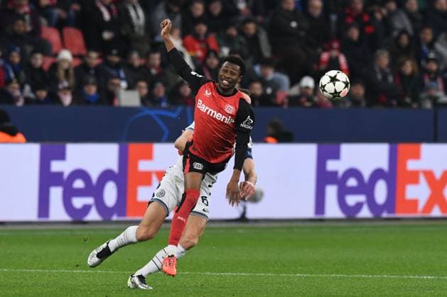 Nathan Tella ( Bayer 04 Leverkusen ) im Zweikampf mit Stefan de Vrij ( Inter Mailand ). GER, Bayer 04 Leverkusen vs Inter Mailand, Fussball, UEFA Champions League, Ligaphase, Spielzeit 2024 2025, 10.12.2024 DFL REGULATIONS PROHIBIT ANY USE OF PHOTOGRAPHS AS IMAGE SEQUENCES AND OR QUASI-VIDEO GER, Bayer 04 Leverkusen vs Inter Mailand, Fussball, UEFA Champions League, Ligaphase, Spielzeit 2024 2025, 10.12.2024 Leverkusen Copyright: xEibner-Pressefoto ThomasxThienelx EP_TTL