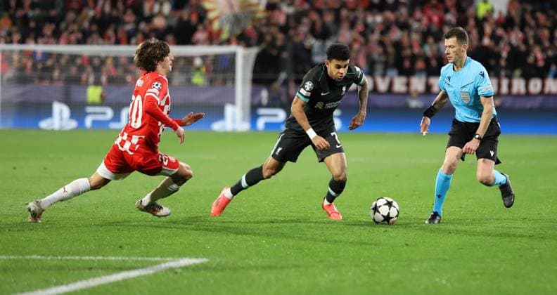 December 10, 2024, Sabadell, Barcelona, Spain: Barcelona Spain 10.12.2024 Bryan Gil ( Girona FC) and Luis Diaz (Liverpool FC) battle for the ball during the UEFA Champions League between Girona FC and Liverpool FC at Montilivi on 10 December 2024 in Girona. Sabadell Spain - ZUMAu50_ 20241210_zsp_u50_051 Copyright: xXavixUrgelesx