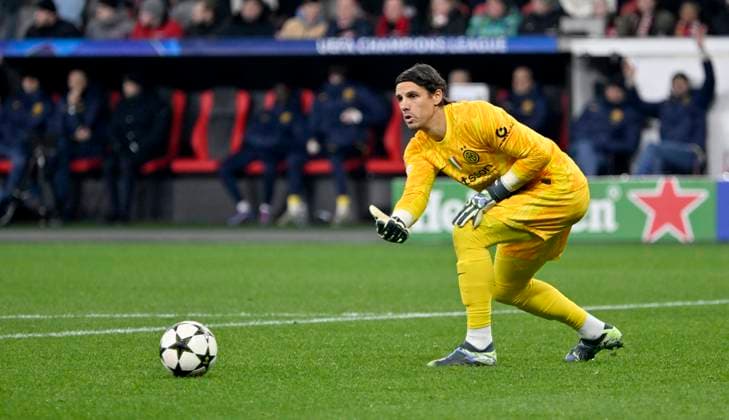 BayArena Leverkusen, 10.12.2024, Fussball: UEFA Champions League Saison 2024 25 6. Spieltag, Bayer 04 Leverkusen (B04, rot) vs. Inter Mailand (INT, weiß) TW Yann Sommer (INT)