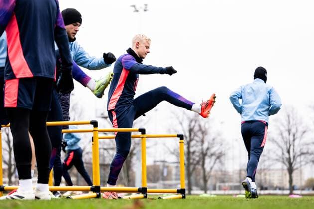 241211 Otto Rosengren of Malmö FF during a UEFA Europa League training session on December 11, 2024 in Malmö. Photo: Petter Arvidson BILDBYRAN kod PA PA0938 fotboll football soccer fotball uefa europa league träning practice training malmö ff bbeng Copyright: PETTERxARVIDSON BB241211PA035