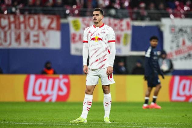 Andre Silva (RB Leipzig,19) - Champions League Ligaphase Saison 2024-2025 RB Leipzig vs. Aston Villa in der Red Bull Arena in Leipzig - Aktion,Fussball,Deutschland,Mann,Männer,10.12.2024