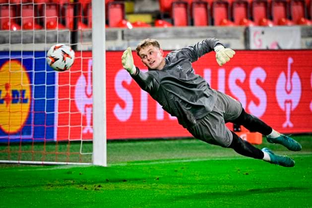 Antonin Kinsky, goalie of Slavia in action during the training session prior to the UEFA Europa League, 6th round match: SK Slavia Praha vs RSC Anderlecht Brussels, in Prague, Czech Republic, on December 11, 2024. (CTKxPhoto VitxSimanek) CTKPhotoP2024121105441  CTKPhotoP2024121105441