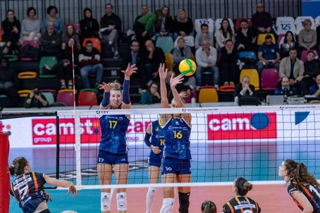 Ekaterina Antropova (Savino Del Bene Scandicci) and Indy Baijens (Savino Del Bene Scandicci) during Savino del Bene Scandicci vs Allianz MTV Stuttgart, CEV Champions League Women volleyball match in Firenze , Italy, December 11 2024  Copyright: xSaraxEsposito IPAxSportx xipa-agency.netx xx IPA_52319979 IPA_Agency_IPA52319979