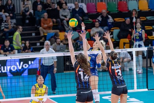 Spike of Camilla Mingardi (Savino Del Bene Scandicci) during Savino del Bene Scandicci vs Allianz MTV Stuttgart, CEV Champions League Women volleyball match in Firenze , Italy, December 11 2024  Copyright: xSaraxEsposito IPAxSportx xipa-agency.netx xx IPA_52319997 IPA_Agency_IPA52319997