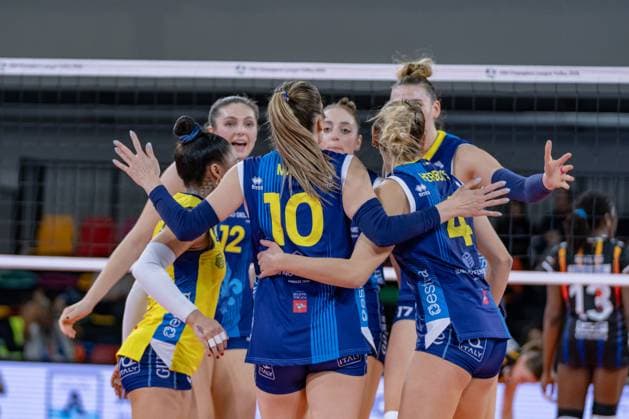 Exultation of Scandicci s players during Savino del Bene Scandicci vs Allianz MTV Stuttgart, CEV Champions League Women volleyball match in Firenze , Italy, December 11 2024  Copyright: xSaraxEsposito IPAxSportx xipa-agency.netx xx IPA_52320045 IPA_Agency_IPA52320045
