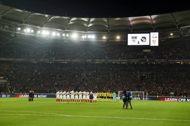 11.12.24 VfB Stuttgart - Young Boys Bern Deutschland, Stuttgart, 11.12.2024, Fussball, UEFA Champions League, VfB Stuttgart - Young Boys Bern: Schweigeminute.