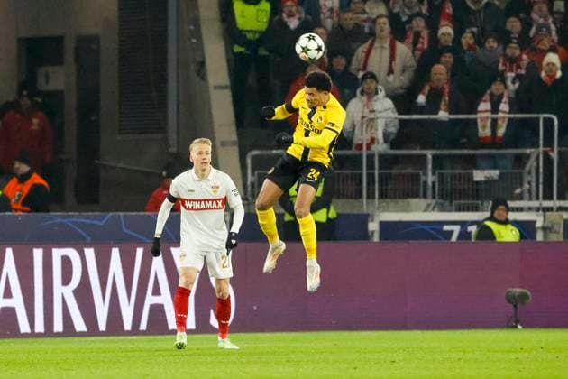 Chris Führich, Fuhrich (VfB Stuttgart, 27) und Zachary Athekame (BSC Young Boys, 24) , Fussball, UEFA Champions League, 6. Spieltag, 2024 2025, VfB Stuttgart vs. Young Boys Bern, 11.12.2024, Arena Stuttgart, Stuttgart, Deutschland Stuttgart Arena Stuttgart Baden-Württemberg Deutschland Copyright: xGrantxHubbsx