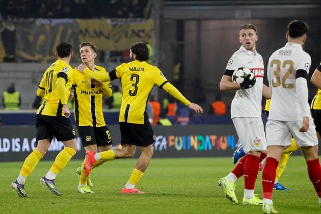 Torjubel BSC Young Boys beim 0:1 durch Lukasz Lakomy (BSC Young Boys, 08) , Fussball, UEFA Champions League, 6. Spieltag, 2024 2025, VfB Stuttgart vs. Young Boys Bern, 11.12.2024, Arena Stuttgart, Stuttgart, Deutschland Stuttgart Arena Stuttgart Baden-Württemberg Deutschland Copyright: xGrantxHubbsx