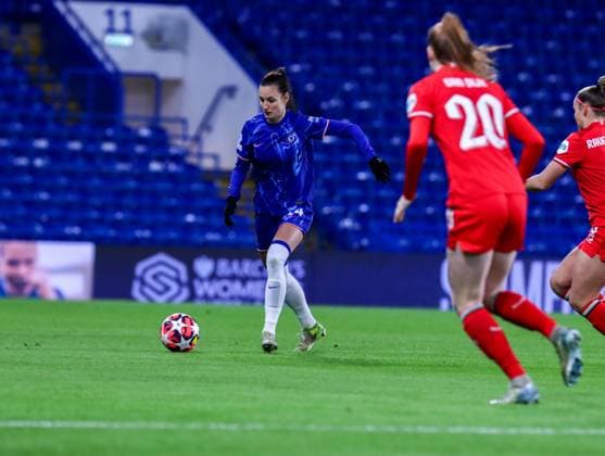 Stamford Bridge, London, 11th December 2024: Nathalie Bjorn (14 Chelsea) plays the ball forward during the UEFA Women s Champions League game between Chelsea and FC Twente at Stamford Bridge, London, England on Wednesday 11th December 2024. (Claire Jeffrey SPP) Copyright: xClairexJeffreyx xSPPx spp-en-ClJeSp-CJ-SPP-FOOTBALL-CHEvTWE017