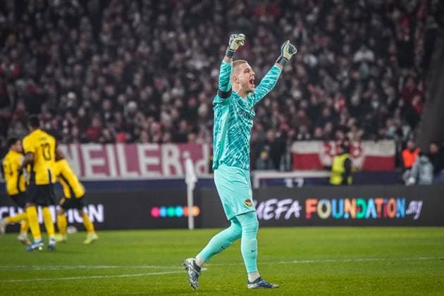 Fussball UEFA Champions League 2024 2025, 6. Spieltag - VfB Stuttgart vs. BSC Young Boys Bern YB - Stuttgart Arena: Tor und Torjubel nach dem 0:1 durch Lukasz Lakomy (BSC Young Boys, 08), Jubel auch bei David von Ballmoos (BSC Young Boys, 26) Copyright: xJOERANxSTEINSIEKx