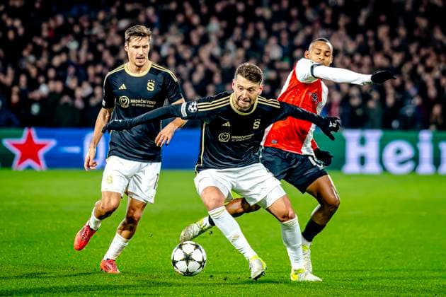 Sparta Praha midfielder Kaan Kairinen, Feyenoord Rotterdam forwarder Igor Paixao during the match Feyenoord - Sparta Praha at the Stadium De Kuip for the Champions League - League phase - Matchday 6 season 2024-2025 in ROTTERDAM, Netherlands on 11 december 2024, (photo by Marcel van Dorst EYE4images DeFodi Images) Defodi-746_203682