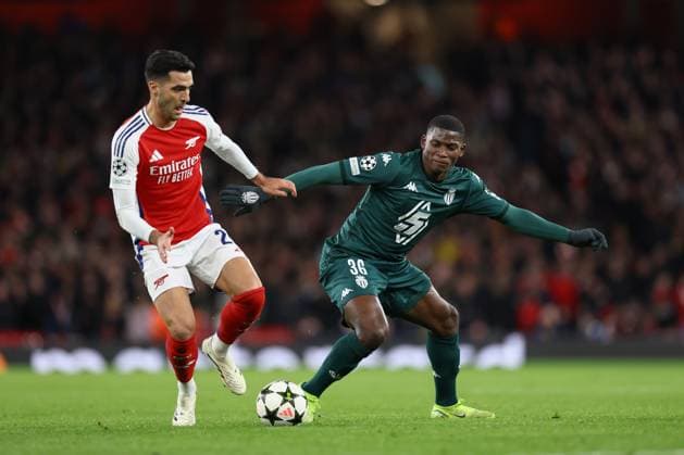 Sport Bilder des Tages Arsenal v Monaco 11 December 2024, London - UEFA Champions League - Arsenal v Monaco - Mikel Merino of Arsenal Breel Embolo of Monaco - Photo: Jacques Feeney Offside. London UK Copyright: xJacquesxFeeneyx xOffsidexOffside