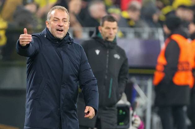 UEFA Champions League - Borussia Dortmund - FC Barcelona, Barca am 11.12.2024 im Signal Iduna Park in Dortmund Trainer Coach Hansi Flick (Barcelona) gestikuliert