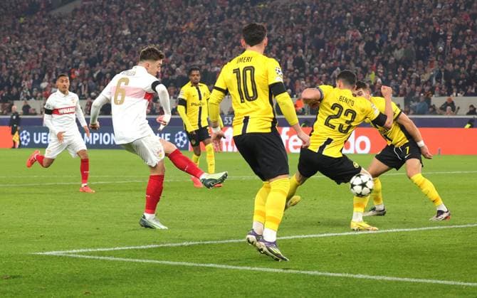 11.12.2024, Deutschland, Stuttgart, Fußball Champions League, VfB Stuttgart vs. Young Boys Bern, 1:1 Tor, Torschütze Angelo Stiller (VfB)