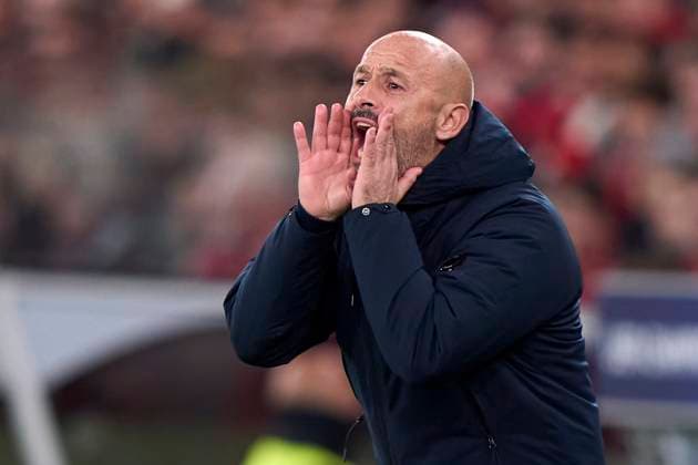 SL Benfica v Bologna FC - UEFA Champions League 2024 2025 Vincenzo Italiano, Head Coach of Bologna Football Club 1909, reacts during the UEFA Champions League match between SL Benfica and Bologna FC 1909 at Estadio Da Luz in Lisbon, Portugal, on December 11, 2024. Lisbon, Portugal Lisbon Portugal  Copyright: xJosexManuelxAlvarezxReyx originalFilename:alvarezrey-notitle241211_npHcz.jpg