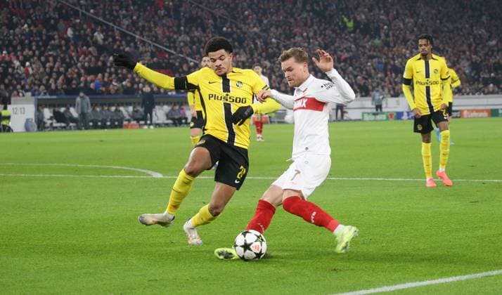11.12.2024, Deutschland, Stuttgart, Fußball Champions League, VfB Stuttgart vs. Young Boys Bern, von links: Athekame Zachary ( Bern ) Maximilian Mittelstädt ( VfB )
