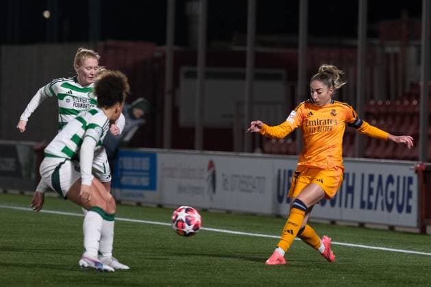 UK: Celtic v Real Madrid, UEFA Women‚Äôs Champions League at New Douglas Park, Hamilton, Scotland on 11 December 2024: Pictured: Morgan Cross (Celtic) and Celya Barclais (Celtic) try to stop Olga Carmona (Real Madrid) Hamilton New Douglas Park Scotland Copyright: xAlexxToddx