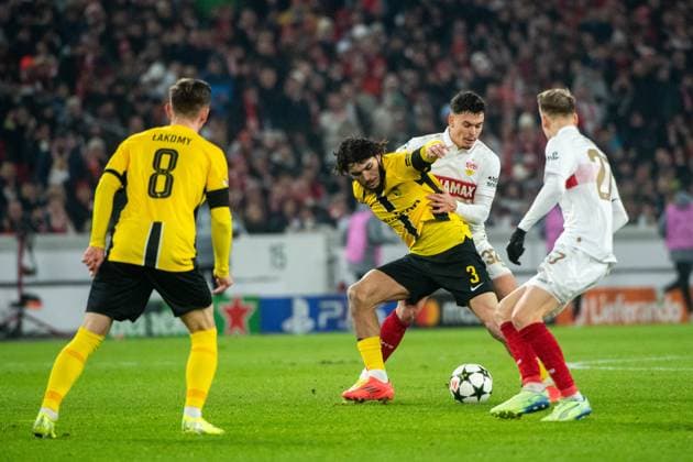 Jaouen Hadjam (YB Bern, 03) im Zweikampf mit Fabian Rieder (VfB Stuttgart, 32), davor Chris Fuehrich (VfB Stuttgart, 27), GER, VfB Stuttgart vs. BSC Young Boys Bern, Fussball, Herren, UEFA Champions League, 6. Spieltag, Spielzeit 2024 2025, 11.12.2024 GER, VfB Stuttgart vs. BSC Young Boys Bern, Fussball, Herren, UEFA Champions League, 6. Spieltag, Spielzeit 2024 2025, 11.12.2024 Stuttgart Copyright: xEibner-Pressefoto Memmlerx EP_MMR
