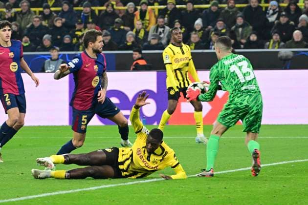 Serhou Guirassy 9 (Borussia Dortmund), Borussia Dortmund vs. FC Barcelona, Barca , Fussball, Champions League, 6. Spieltag, 11.12.2024 Dortmund Nordrhein-Westfalen Deutschland