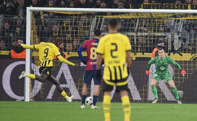 11.12.2024, xhbx, Fussball UEFA Champions League, Borussia Dortmund - FC Barcelona, Barca emspor, v.l. Goal scored, Tor zum 1:1 durch Serhou Guirassy (Borussia Dortmund) (DFL DFB REGULATIONS PROHIBIT ANY USE OF PHOTOGRAPHS as IMAGE SEQUENCES and or QUASI-VIDEO) Dortmund