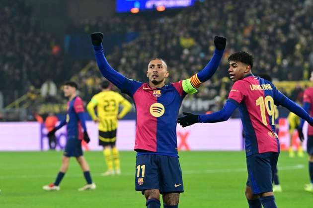 Torjubel zum 0:1 durch Raphinha 11 FC Barcelona, Barca , Borussia Dortmund vs. FC Barcelona , Fussball, Champions League, 6. Spieltag, 11.12.2024 Dortmund Nordrhein-Westfalen Deutschland
