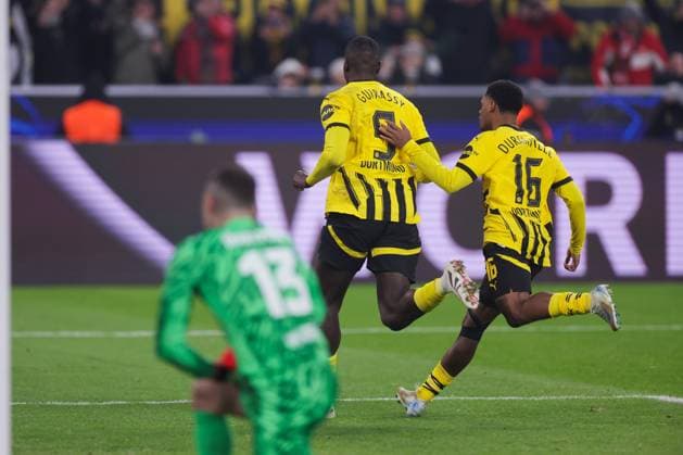 11.12.2024, UEFA Champions League, 6. Spieltag, Borussia Dortmund - FC Barcelona, Barca v. l. Serhou Guirassy (Borussia Dortmund), Julien Duranville (Borussia Dortmund) bejubeln das Tor zum 1:1, Dortmund Signal Iduna Park NRW Deutschland xRHR-FOTO DEx Copyright: DennisxEwert RHR-FOTOx RHR-FOTO DE