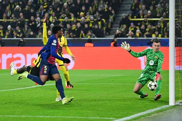 Serhou Guirassy 9 (Borussia Dortmund), Borussia Dortmund vs. FC Barcelona, Barca , Fussball, Champions League, 6. Spieltag, 11.12.2024 Dortmund Nordrhein-Westfalen Deutschland