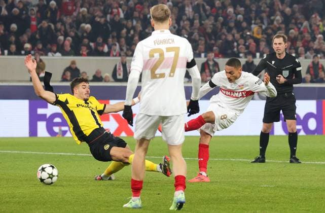 11.12.2024, Deutschland, Stuttgart, Fußball Champions League, VfB Stuttgart vs. Young Boys Bern, 2:1 Tor, Torschütze Enzo Millot (YB)
