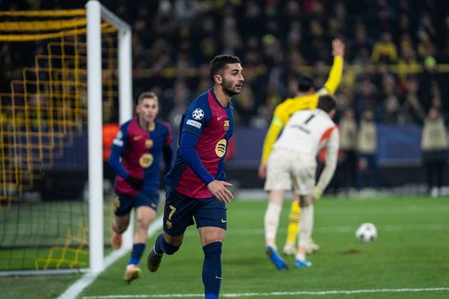 GER, Champions League, Borussia Dortmund vs FC Barcelona, Barca 11.12.2024, SIgnal Iduna Park, Dortmund, GER, Champions League, Borussia Dortmund vs FC Barcelona Im Bild: Torjubel Jubel ueber das Tor zum 1:2 durch Ferran Ferran Torres (FC Barcelona, 7)