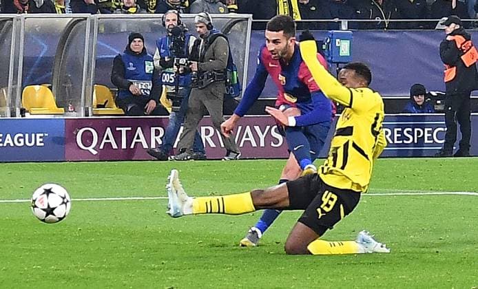 11.12.2024, xhbx, Fussball UEFA Champions League, Borussia Dortmund - FC Barcelona, Barca emspor, v.l. Goal scored, Tor zum 2;3 Ferran Torres (FC Barcelona), Jamie Gittens (Borussia Dortmund) (DFL DFB REGULATIONS PROHIBIT ANY USE OF PHOTOGRAPHS as IMAGE SEQUENCES and or QUASI-VIDEO) Dortmund