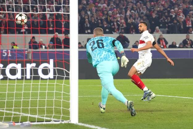 11.12.2024, Deutschland, Stuttgart, Fußball Champions League, VfB Stuttgart vs. Young Boys Bern, 3:1 Tor, Josha Vagnoman (VfB)