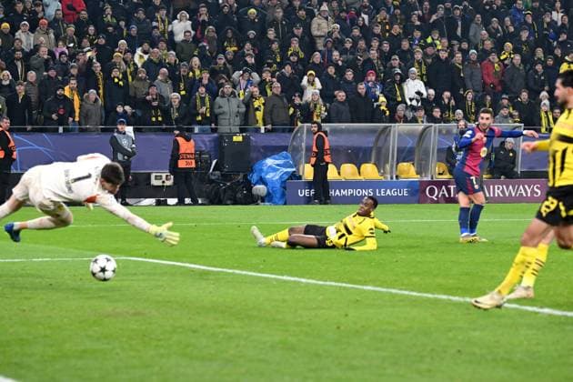 DORTMUND - Ferran Torres of FC Barcelona, Barca makes it 2-3 during the UEFA Champions league match between Borussia Dortmund and FC Barcelona at the Signal Iduna Park on Dec. 11, 2024 in Dortmund, Germany. ANP Hollandse Hoogte UEFA Champions League 2024 25 League phase 6 2024 25 xVIxANPxSportx xGerritxvanxKeulenxIVx 515493269 originalFilename: 515493269.jpg