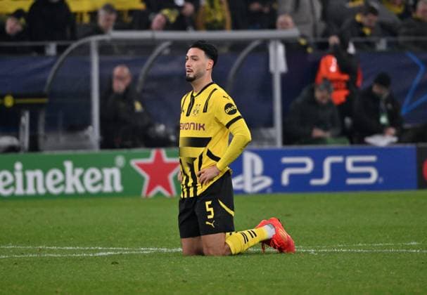Ramy Bensebaini (Borussia Dortmund) nach dem 2:3 11.12.2024, Fussball UEFA Champions League 2024 25, 6. Spieltag Borussia Dortmund - FC Barcelona, Barca Dortmund Signal Iduna Park Nordrhein Westfalen Deutschland